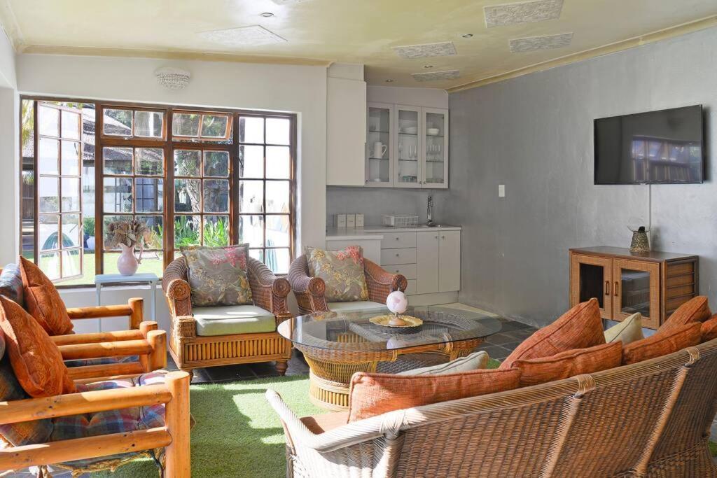 Mawethu Peaceful Garden With Covered Pool And Braai Area Kapstaden Eksteriør billede